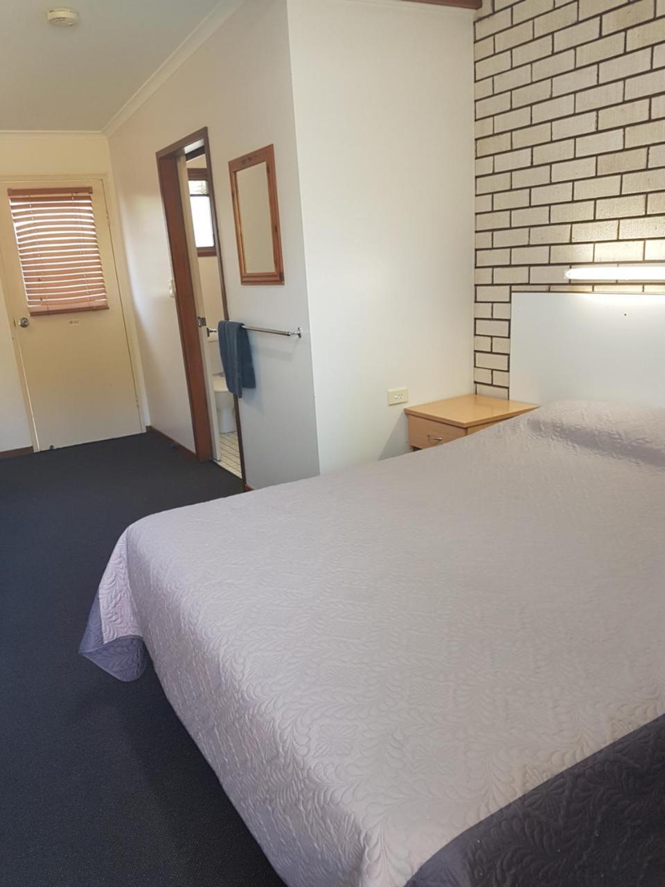 Emerald Tower Motor Inn 외부 사진